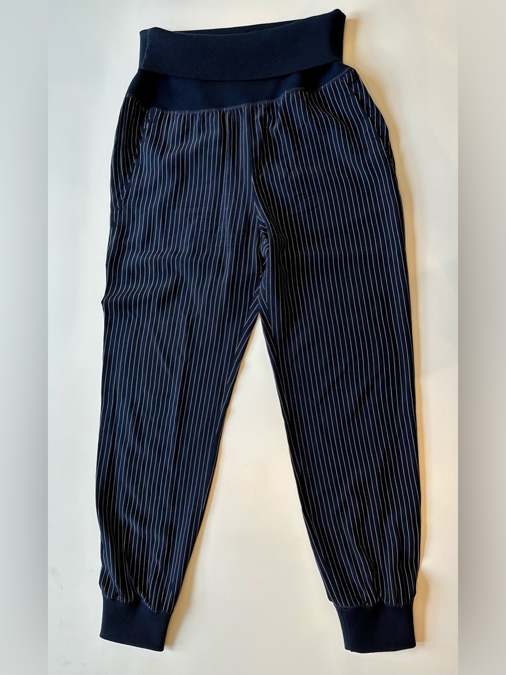 Theory Ribbed Cuff 100% Silk Pinstripe Jogger Pants Navy Size M